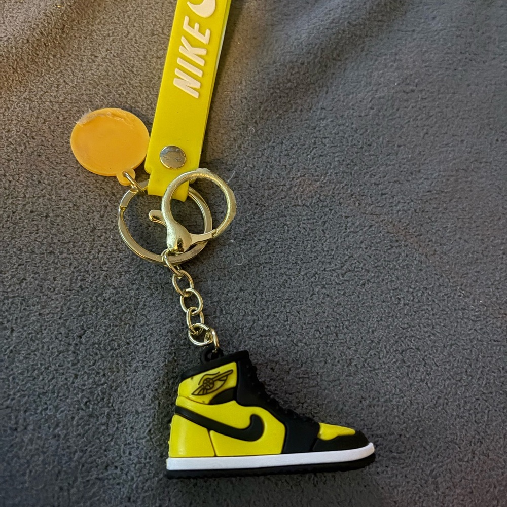 Nike Shoe Keychains - Picture 3 of 3